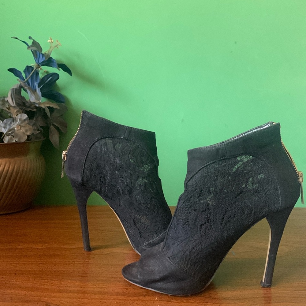 Aldo Size 7 Black Lace Zip Up Heels - Picture 5 of 7
